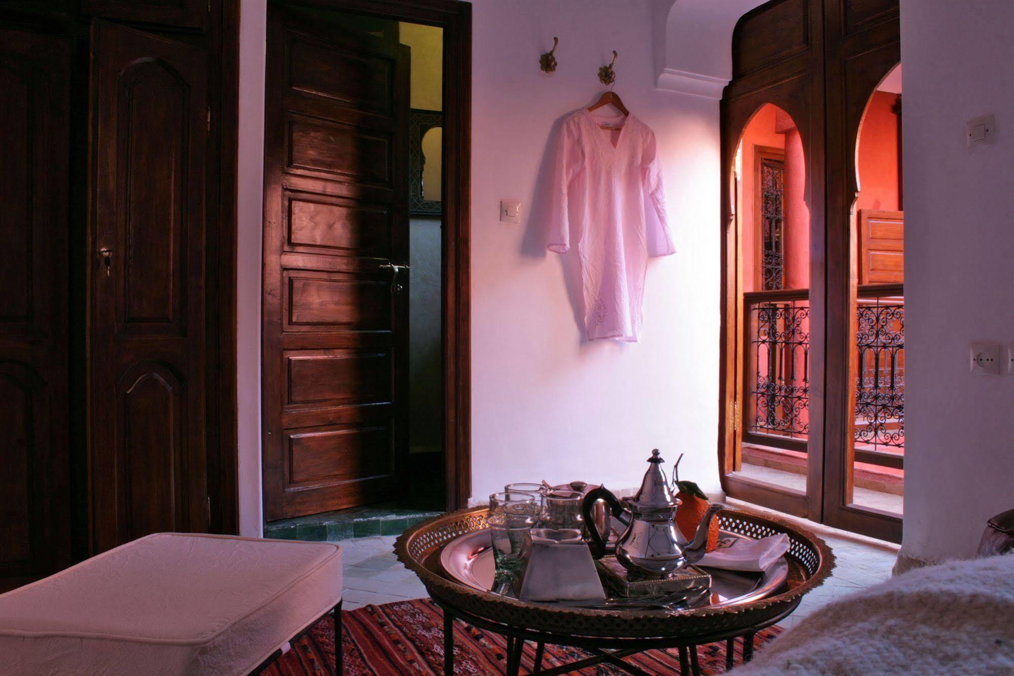 Riad Honey Hotel Marrakesh Bagian luar foto